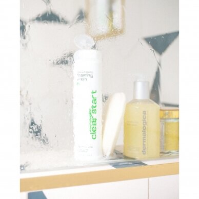 DERMALOGICA Breakout Clearing Foaming Wash giliai valantis prausiklis probleminei odai 4