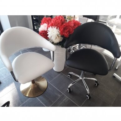 Beauty salon chair with wheels black HC8056K 4