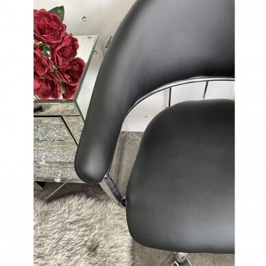 Grožio salono kėdė su ratukais juoda HC8056K 7