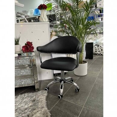 Beauty salon chair with wheels black HC8056K 10