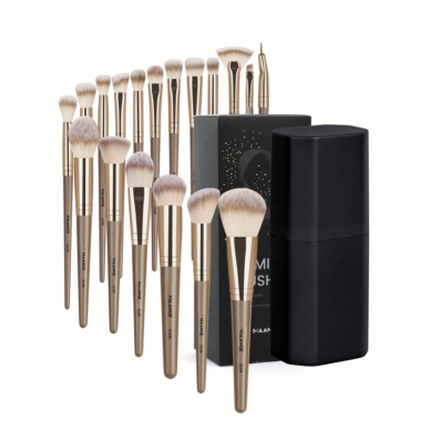 Set of professional makeup brushes with case MAANGE, 18 pcs 1