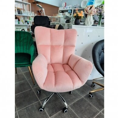 Beauty salon chair with wheels HR650K, pink velor 6